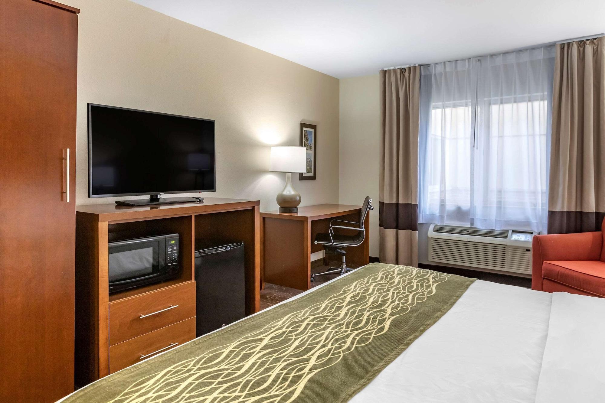 Comfort Inn Okemos - East Lansing Exterior photo