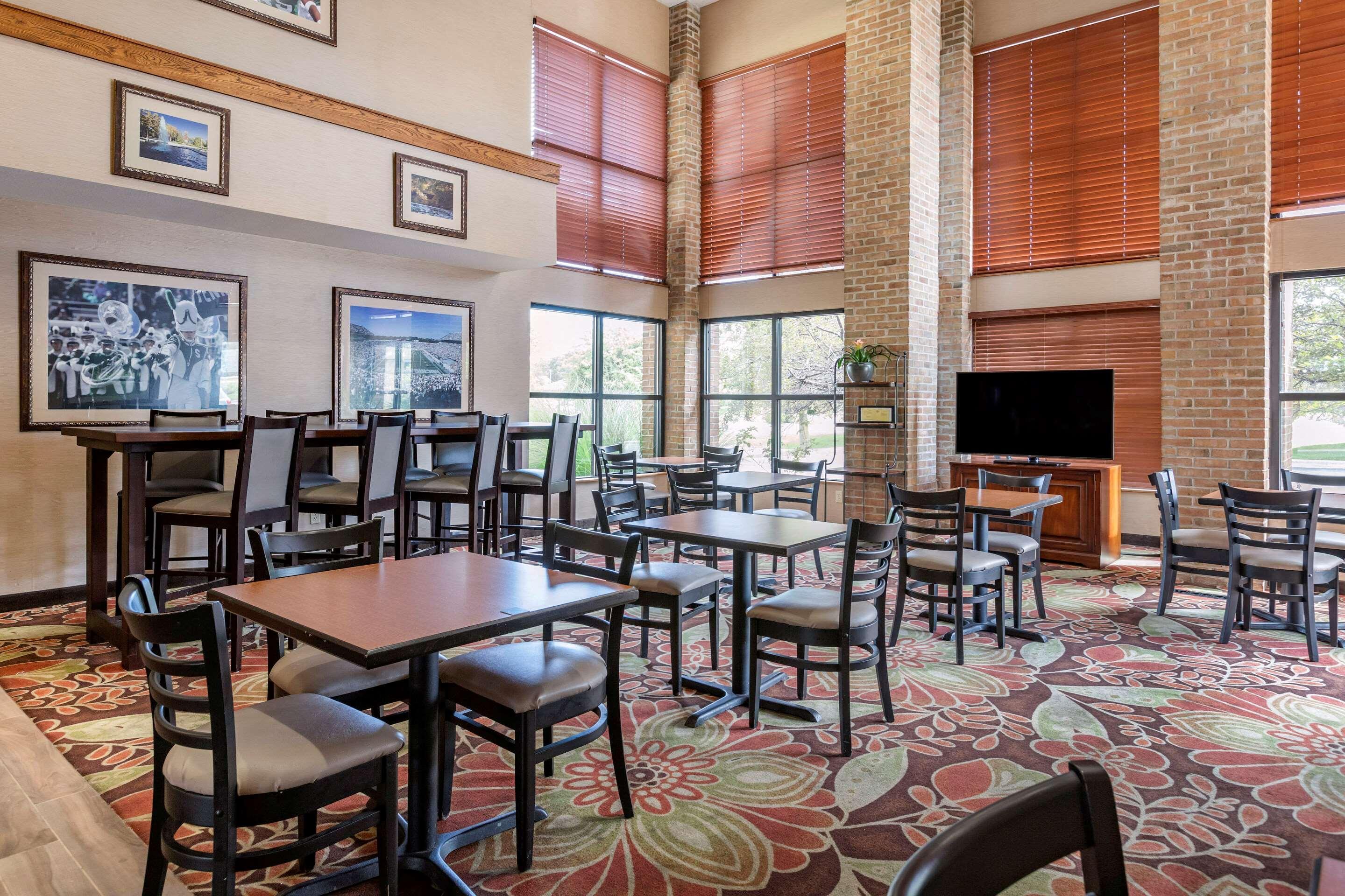 Comfort Inn Okemos - East Lansing Exterior photo