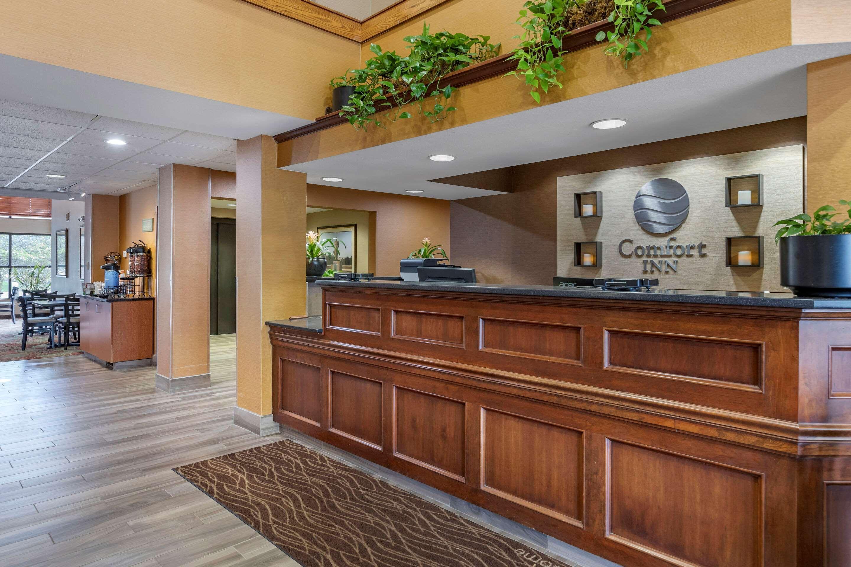 Comfort Inn Okemos - East Lansing Exterior photo